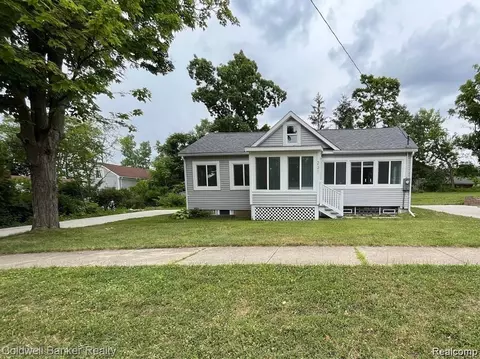 231 Lottie St, South Lyon, MI 48178