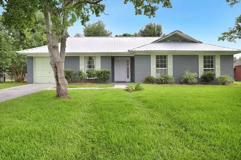 520 Rice Gate Dr, Richmond Hill, GA 31324