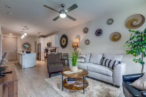 120 9th St #1208, San Antonio, TX 78215