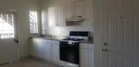 211 White St #2R, Lowell, MA 01854