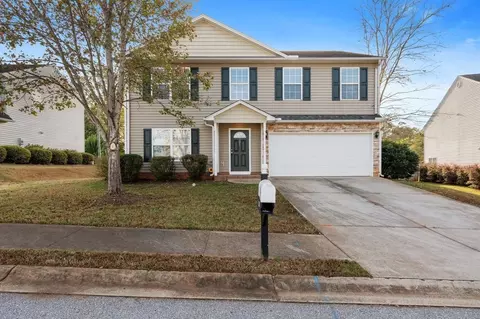 205 Hawthorne Creek Ct, Simpsonville, SC 29681
