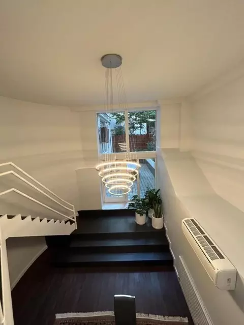 16 E 77th St, New York, NY 10075