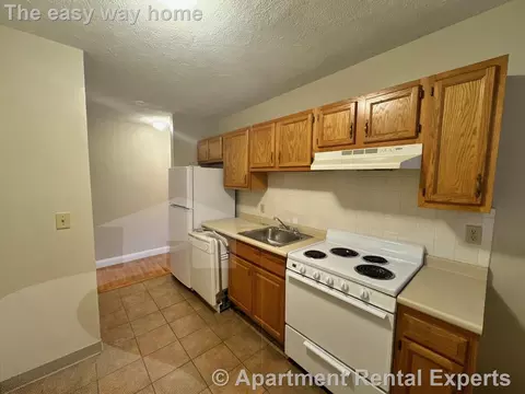 93 Brookline St #2, Cambridge, MA 02139