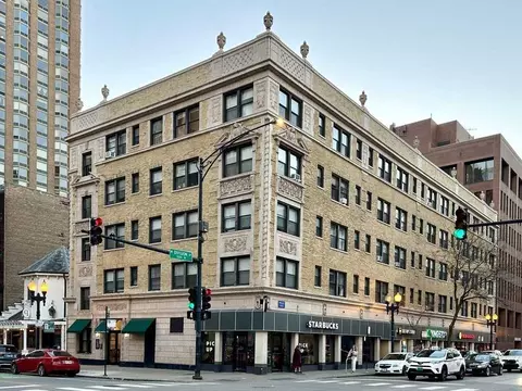 1164 N Dearborn St #213, Chicago, IL 60610