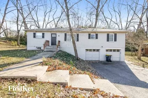 6513 NW Ames Dr, Kansas City, MO 64118