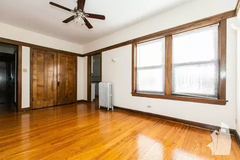 816 W Waveland Ave, Chicago, IL 60613