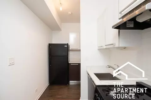 5054 N Winthrop Ave #206, Chicago, IL 60640