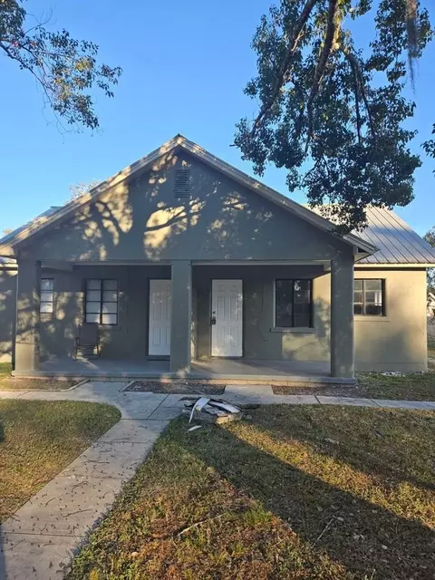 4352 6th St, Zephyrhills, FL 33542