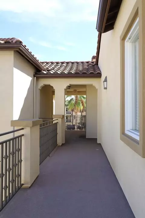 1000 Indigo Pl, Lake Forest, CA 92630