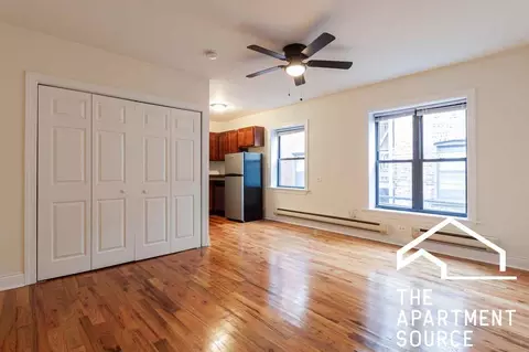 817 W Cornelia Ave #202, Chicago, IL 60657