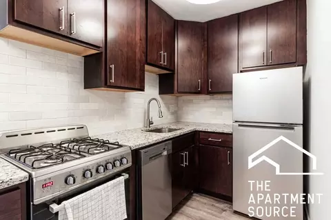 445 W Barry Ave #206, Chicago, IL 60657