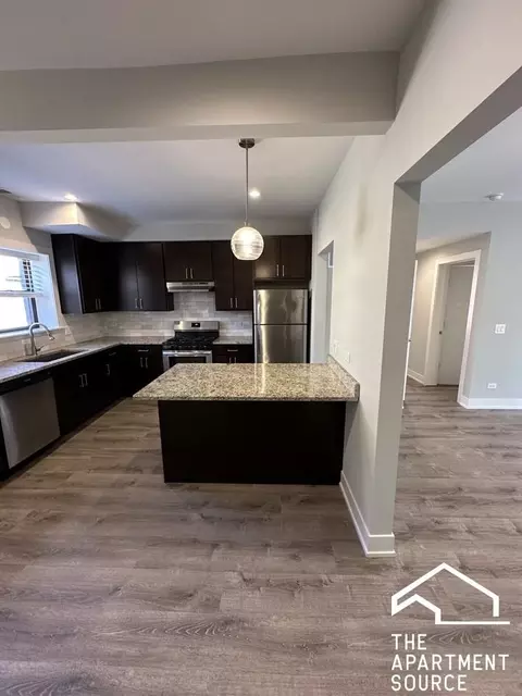 1143 Maple Ave #2, Evanston, IL 60202