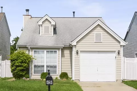 818 Liberty Village Dr, Florissant, MO 63031