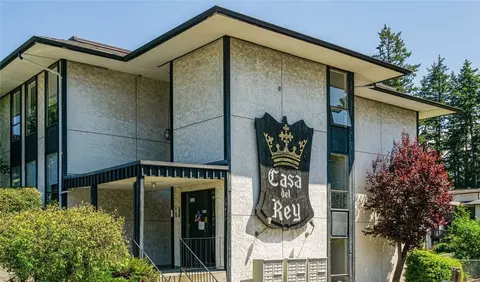 19409 56th Ave W #204, Lynnwood, WA 98036