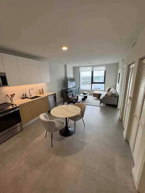 64 NW 30th St, Miami, FL 33127