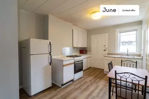 2 Sherman St #1, Cambridge, MA 02138