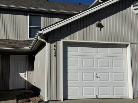 10634 N Locust Ct, Kansas City, MO 64155