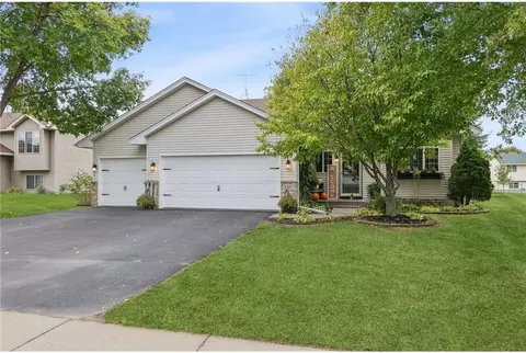 1107 Maplewood Ave SW, Isanti, MN 55040