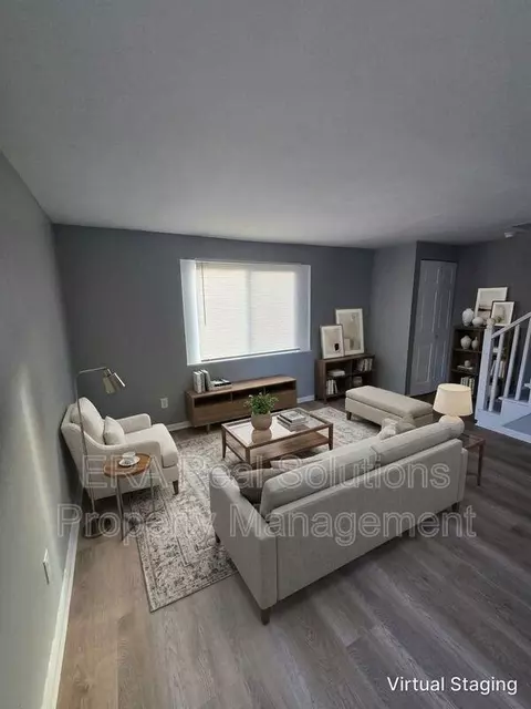 1622 Smith Rd, Columbus, OH 43207