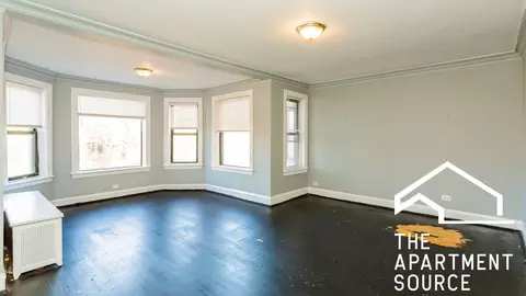 2215 E 69th St #3, Chicago, IL 60649