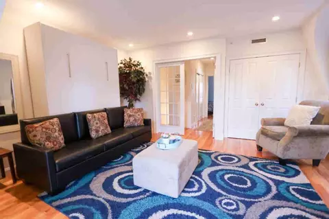 8 Harvard Sq, Brookline, MA 02445