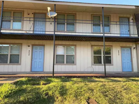 1160 Hollywood Dr #657, Jackson, TN 38301