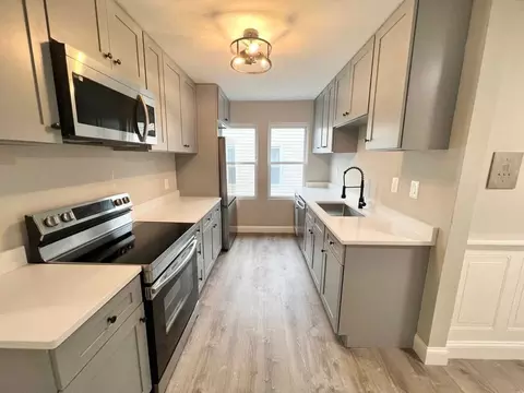 46 Lyon St #5, Boston, MA 02122