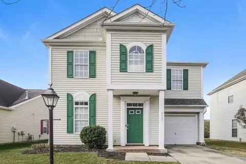 5827 Waverly Lynn Ln, Charlotte, NC 28269