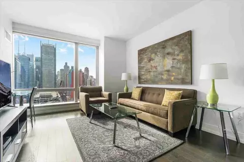 10 Th Ave #1016205P, New York, NY 10014