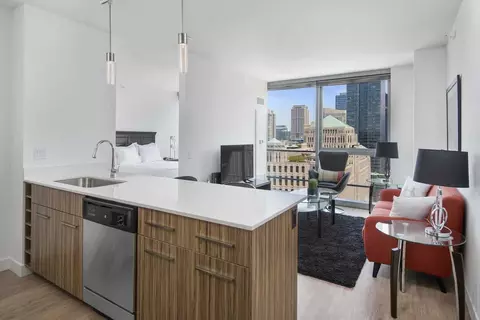 W Wolf Point Plz, Chicago, IL 60606