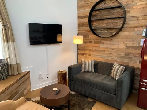 28 Th Pl NW #171987P, Washington, DC 20008