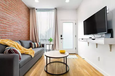 17 Th Ave #1036009P, Seattle, WA 98122
