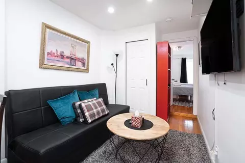 E 104th St, New York, NY 10029
