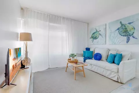 collins ave, Miami Beach, FL 33141