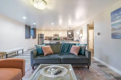 15 Th Ave W #1035945P, Seattle, WA 98119