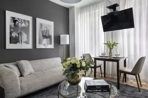 W 43rd St, New York, NY 10036