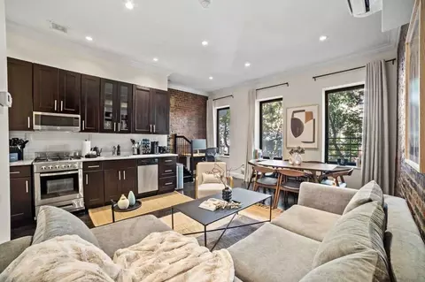 E 78th St, New York, NY 10075