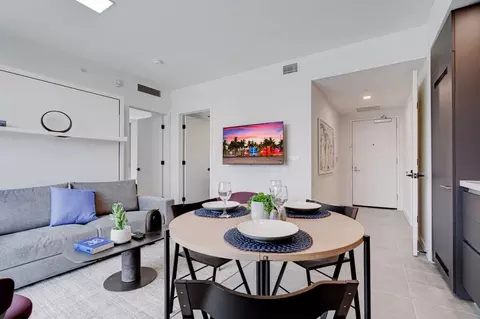 ne 3rd ave, Miami, FL 33132