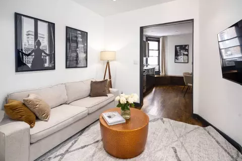 E 87th St, New York, NY 10128