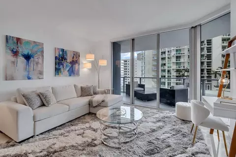 brickell bay dr, Miami, FL 33131