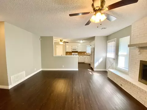 1635 S Redbud Ave, Broken Arrow, OK 74012