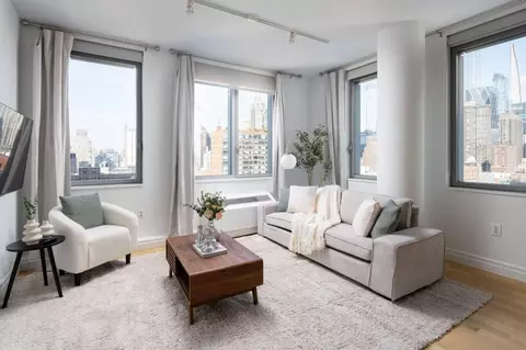 W 52nd St, New York, NY 10019