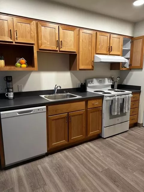 916 N 143rd St, Seattle, WA 98133