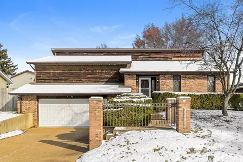 11990 Roseview Ln, Spanish Lake, MO 63138