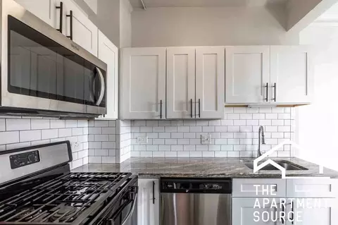 6807 N Sheridan Rd #810, Chicago, IL 60626