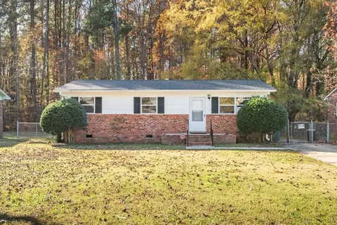 3516 Four Seasons Dr, Durham, NC 27707
