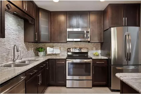 1014 Yuma Ln N, Plymouth, MN 55447