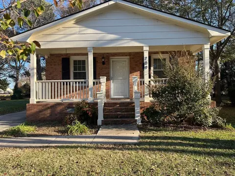709 S Webb St, Selma, NC 27576