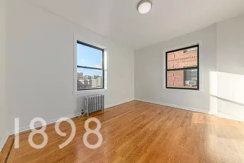 35-05 94th St #5J, New York, NY 11372
