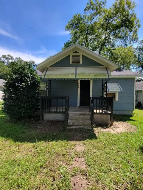 319 16th Ave S, Phenix City, AL 36869